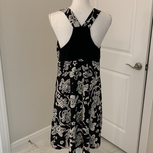 CAbi Black & White razorback V-neck dress - M - Picture 3 of 6